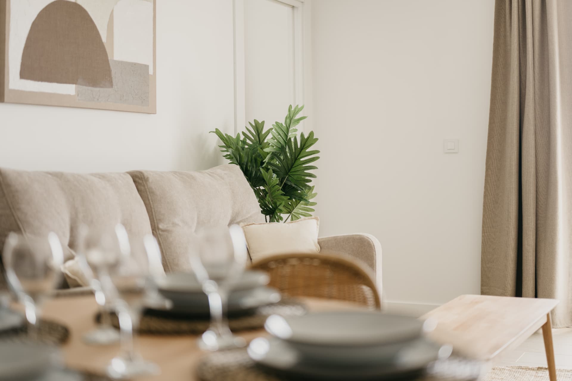 Segundo dormitorio con dos camas individuales en apartamento familiar